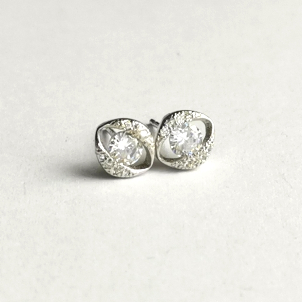 CZ Sterling silver stud earrings 🆕